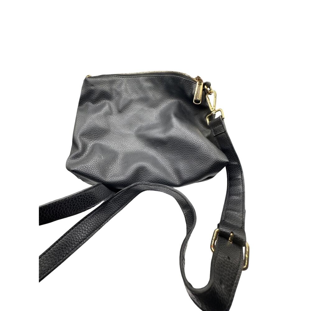 Steve Madden Black Pebbled Crossbody Bag Top Zip Single Pocket Gold